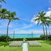 ワイキキの海を独占!【ガーデン挙式+フォト+10名パーティ】