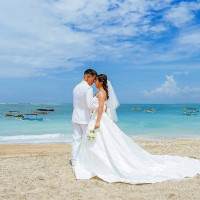 【バリ島・ビーチ】フォトウェディング 現地試着&日本人ヘアメイク