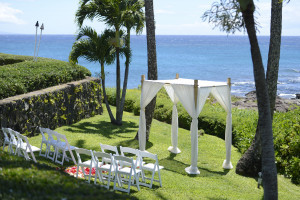 オーシャンフロントのダイナミックな景色が一望できる「メリマンズウエディング」