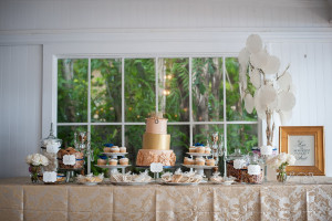 お花やキャンドル、テーマカラーで思いのままにデコレーション