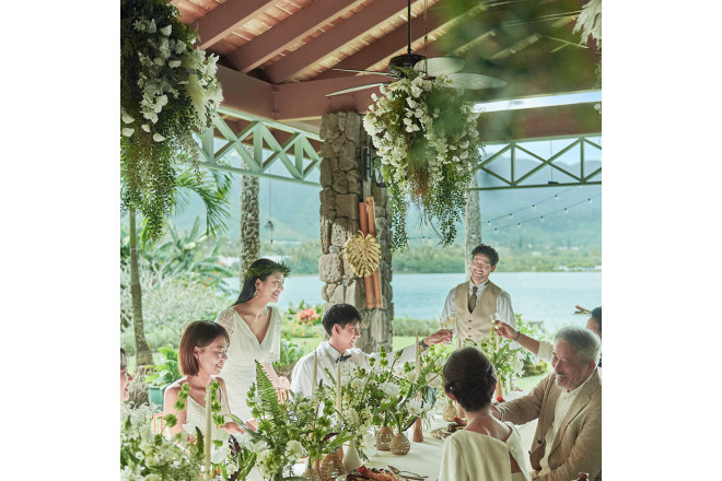 ハワイアンミュージックが流れるガーデンダイニングでのパーテ