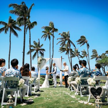 大自然を感じながらハワイらしいトロピカルウェディングを!