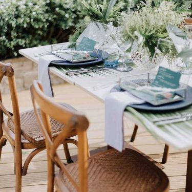 映画のワンシーンの様な背景がお二人を包むガーデンウエディング