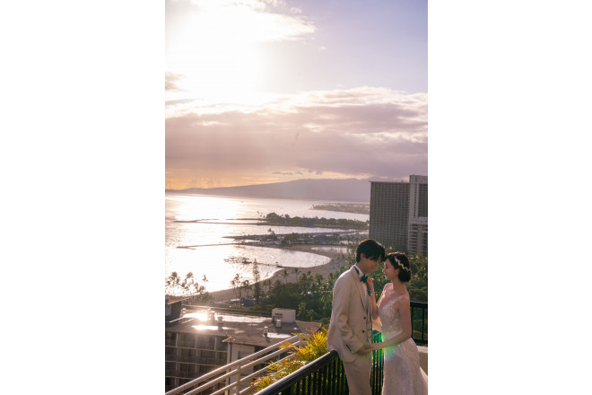 ワイキキの海を一望できる最高の眺望&完全プライベート空間がすべて貸切!夕陽に染まる海と空の美しさを身近に感じながら、幸せなひとときを