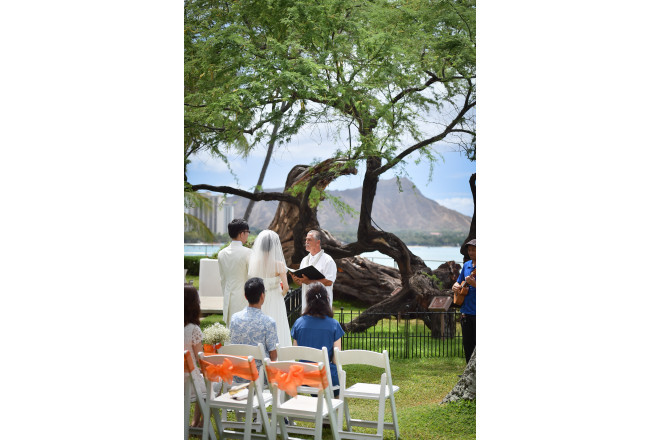 パワースポットともいわれるスピリチュアルなカヴェヘヴェヘ。ビーチやダイヤモンドヘッドも望めるガーデンウェディング