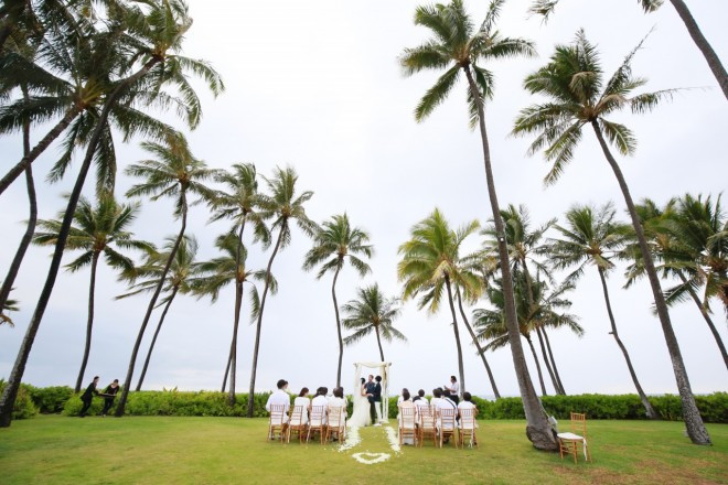 ”天国が地球と出会う場所”ラニクホヌアでのプライベートガーデンウェディング