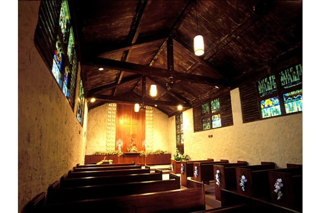 落ち着いた雰囲気でアットホームな挙式が叶います