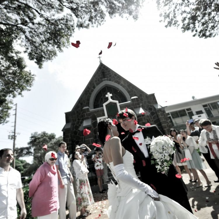ハワイでの結婚式参列が決まった人必見 ハワイ挙式の服装と靴選びのポイント