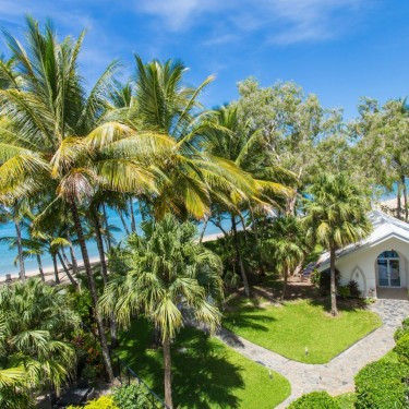 世界遺産グレートバリアリーフを望むチャペル