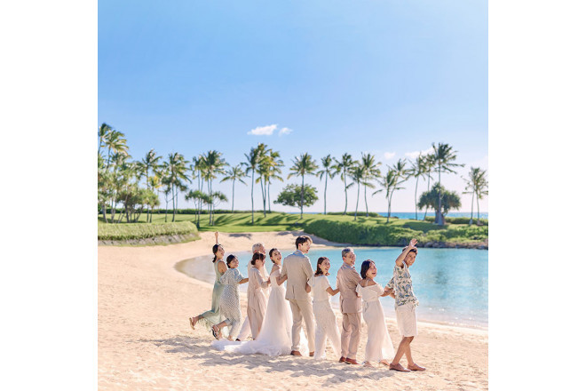 海・空・緑が揃う絶景ロケーションで、写真映えも抜群のリゾートウエディング