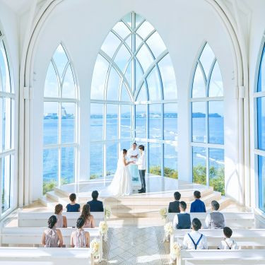 タモン湾を一望する絶景 圧倒的な天井の高さを誇る大聖堂