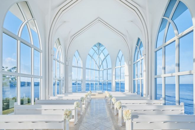 タモン湾を一望する絶景チャペルで家族の愛に満ちた至福のひとときを。