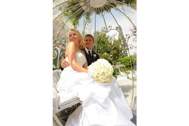 憧れの馬車演出!1日だけのプリンセスウエディングが叶います。