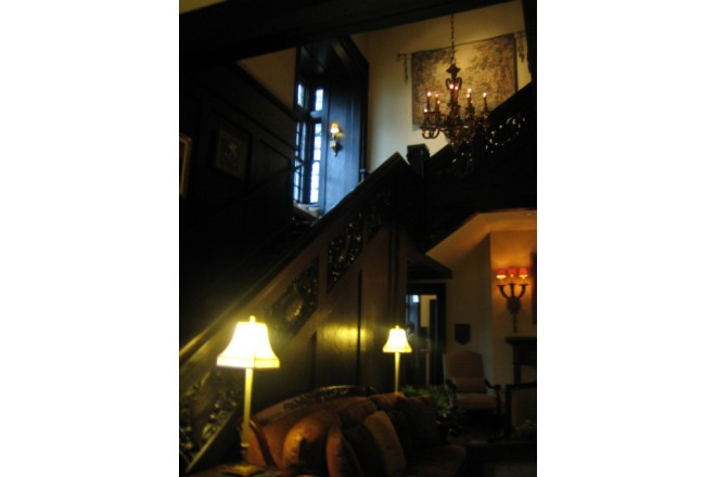 挙式後は館内でレセプションパーティやフォトセッション行えます。