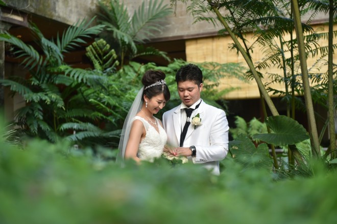 ウブドの雰囲気が自然にお2人の表情をやわらげます。