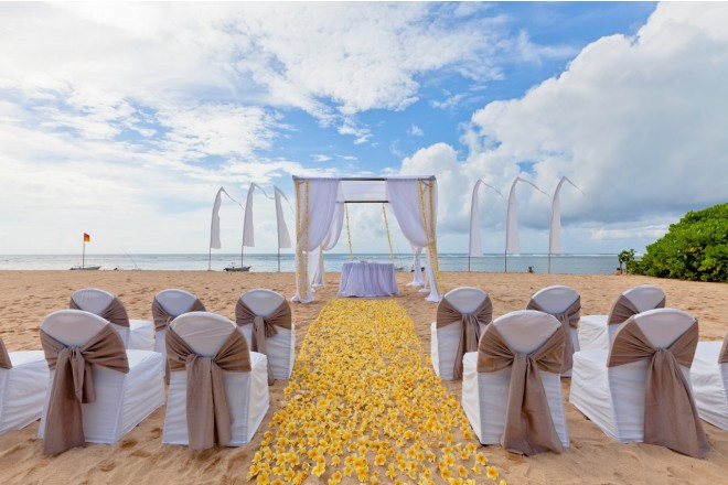 インド洋の絶景をのぞむ、セレブリティリゾートでの至高のウエディング