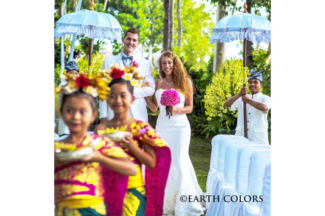 「穏やかなる精神」という意味を持つバリを代表するアマンダリ。伝統工芸と芸術の村で知られるウブドを代表するリゾート。