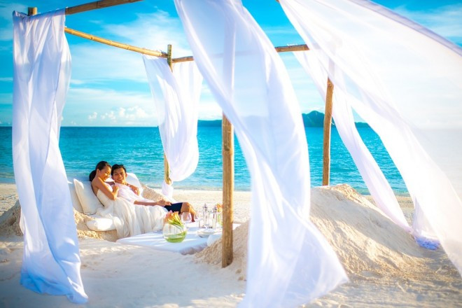 暖かいホスピタリティに包まれて、1日1組の上質でオンリーワンなウェディングを