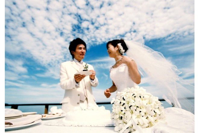 フィジーの青空と海の美しさに癒やされ、2人の距離ももっと近づいていく