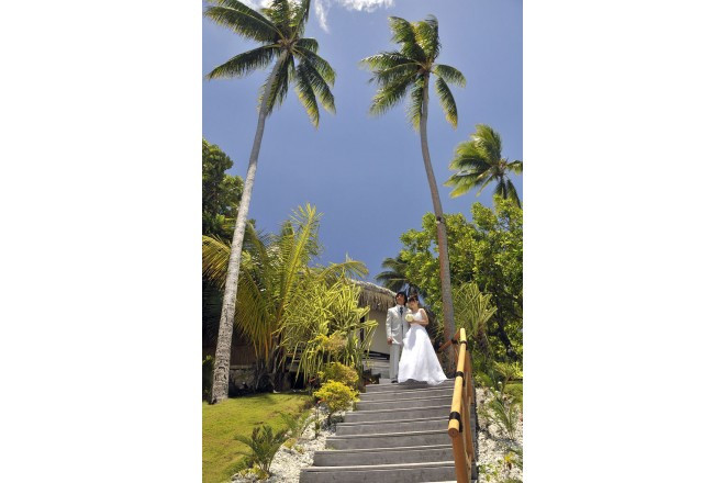 タヒチアンスタイルの開放感溢れるセレモニーが実現。