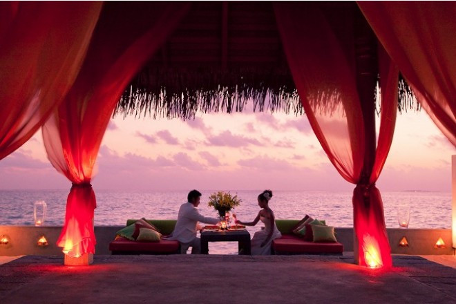 キャンドルに火を灯して。2人きりの大切な時間を過ごせます。