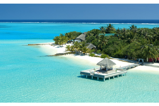 モルディブで一番美しいと言われる透き通った広大なラグーンと美しい白砂のビーチのナチュラルさとエキゾチックさが融合したラグジュアリーリゾート「タージ エキゾティカ リゾート&スパ」。