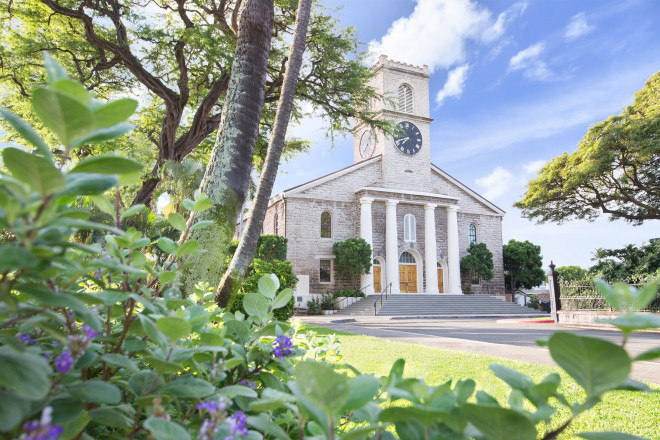 ハワイ最古の教会 14,000個のサンゴが積み上げられた外観は、重厚感が漂う