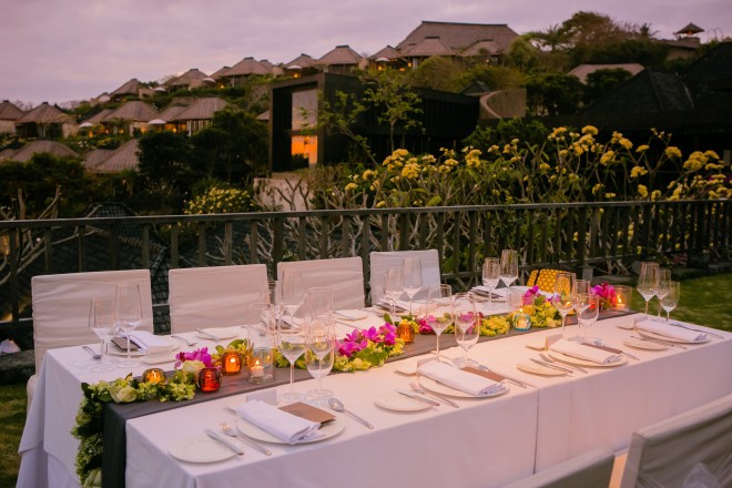 ゲストとのお食事もブルガリコンセプトの宝石をイメージした華やかさを感じさせひとつ一つのお食事も楽しめます。