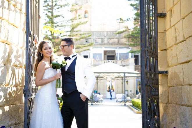 地中海の真ん中に浮かぶ島マルタ。7000年前の遺跡が残り世界遺産の街バレッタやハニーロックの優しい色合いの街並みの古都イムディーナ。