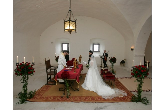 挙式は名門貴族が使用したゆかりのお部屋で