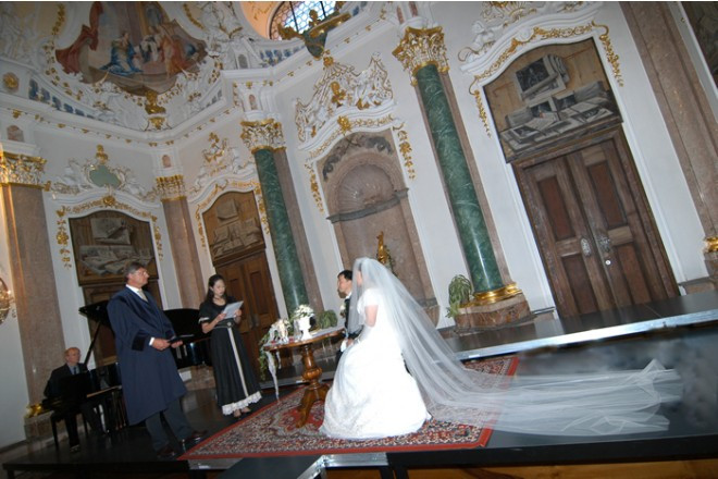 お姫様気分いっぱいの絢爛豪華なゴシック建築