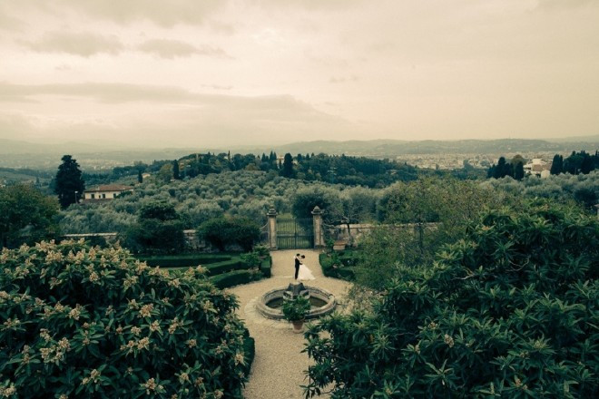 手入れの行き届いた美しい庭園で感動的な一枚を