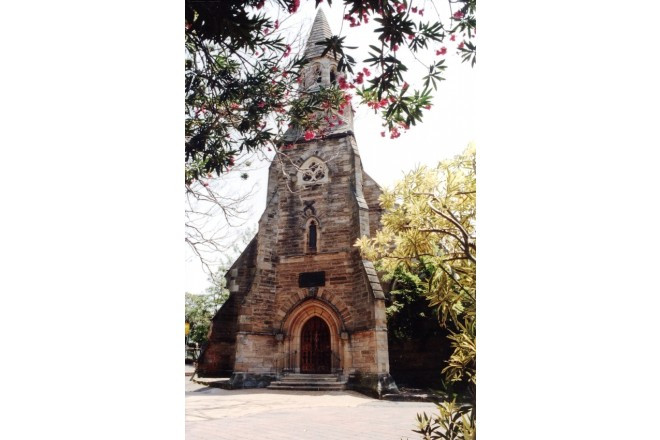 19世紀半ばに建てられた風格ある石造りの教会