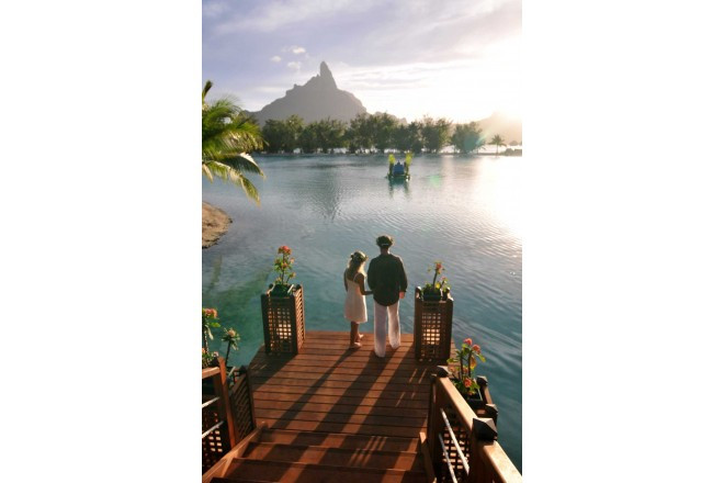 チャペル前からオテヌマ山を眺めて。心癒やされる風景に出会えます。