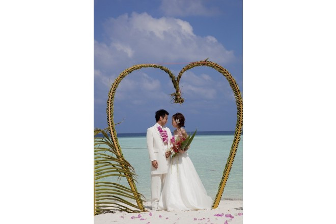 自然素材で形作られたセレモニー用のデコレーション。