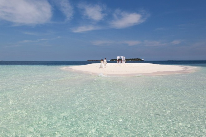 透き通るモルディブのブルーに身を委ねて。