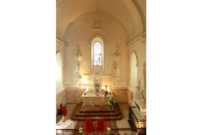 15世紀から長きにわたる歴史を紡ぐ古城での挙式。