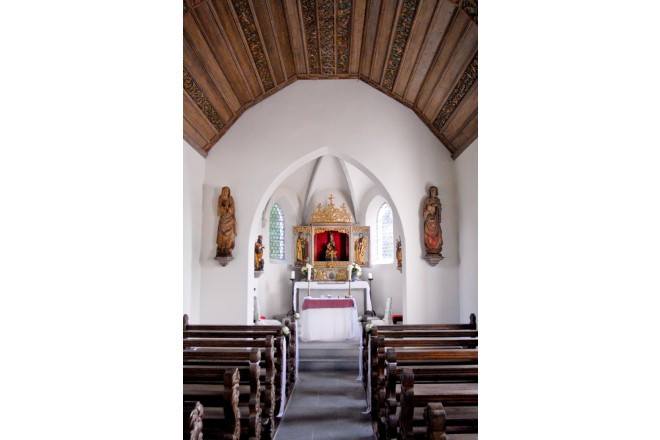 シンプルかつナチュラルな気品漂う内装。