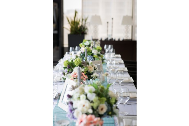 <オーシャン・スイート・ワイキキ>
挙式の後はそのままレセプション。
ロケーション・お料理・おもてなしにこだわるならこの会場!