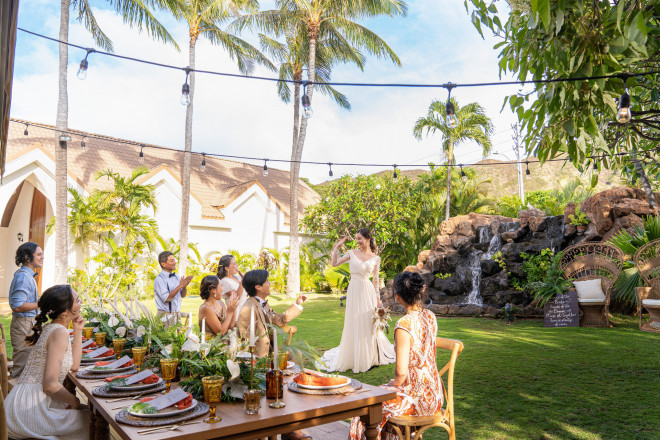 ダイヤモンドヘッドの麓にある広大なガーデンで、ハワイの風を感じながらゲストと過ごすガーデンパーティー。