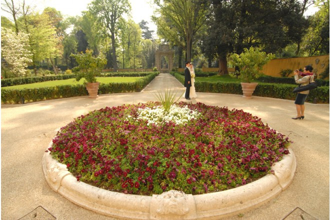 花と緑溢れるガーデンの美景観をバックにフォトツアーも楽しめます。