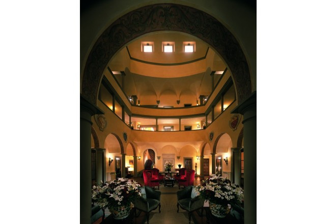 特別感のある静謐に満ちたハイクラス仕様のホテル。