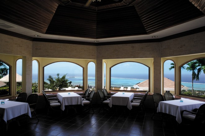 サイパンの絶景を楽しみながらのウェディングをどうぞ。