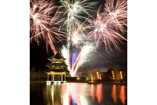 現地特有の資材でつくられた建築は独特の特徴と雰囲気。