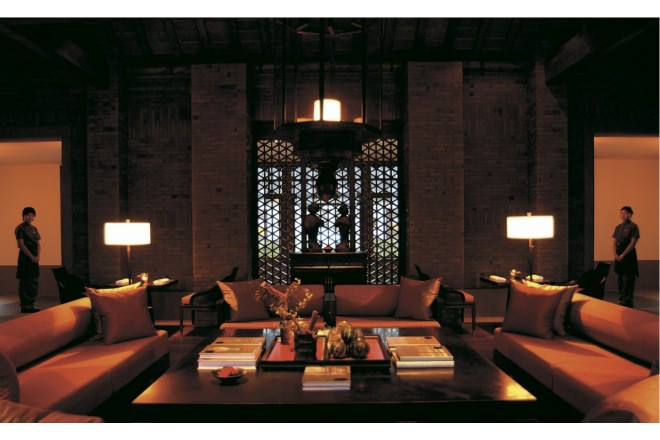 ホテル内のどこを切り取っても絵になる、セレブリティ仕様の贅沢空間。