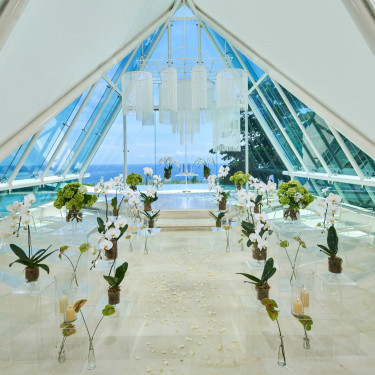 バリの最南端に佇む、絶景に囲まれたウエディングステージ