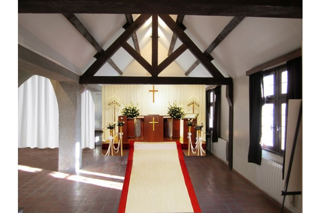 挙式はモンサンミッシェル内のセレモニーホールにて執り行われます。