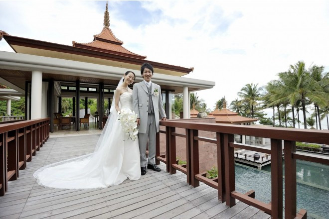 オーシャンビューヴィラが点在する極上のリゾートホテル内ウエディング。