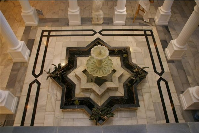 挙式が行われるミハス市庁舎の中庭。