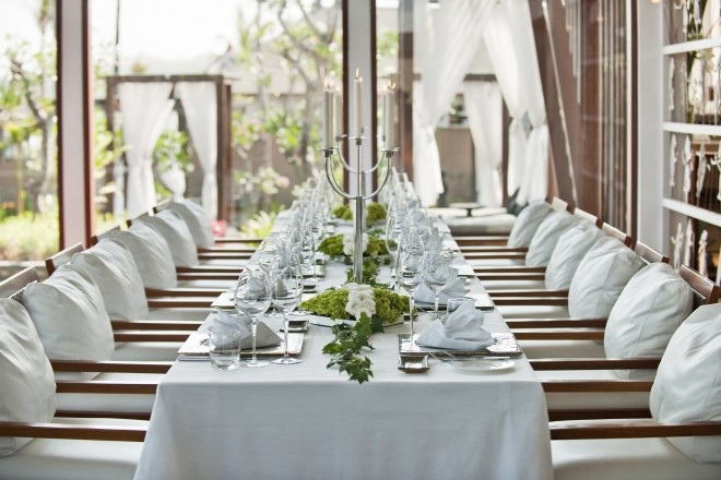 セントレジスのウエディングレセプションでは、心地よいレストランの中でお楽しみいただけます。